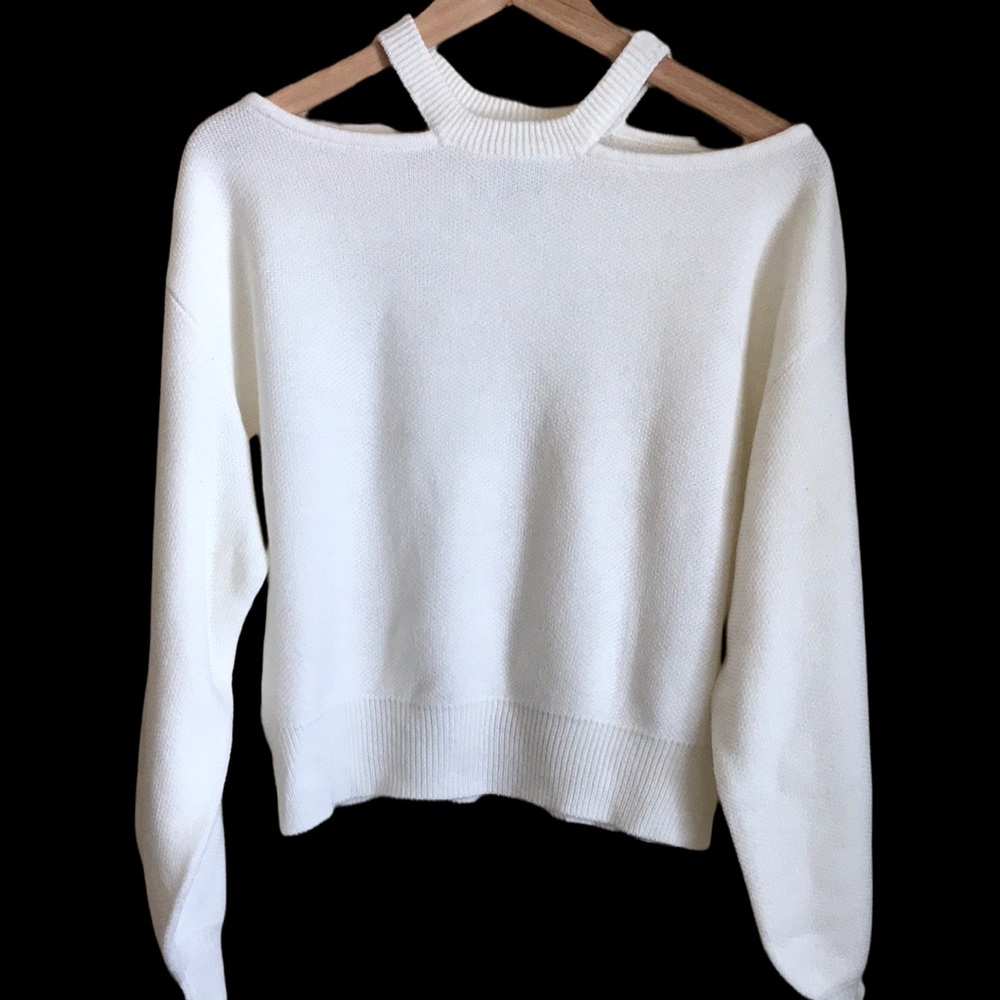 H&M Divided | Women’s Cream Sweater | Cut out Shoulder Eyelit | Small